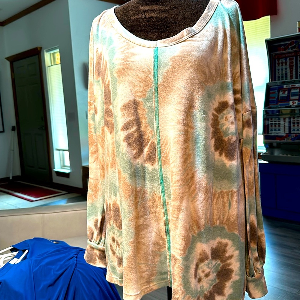 Super comfortable long-sleeved top